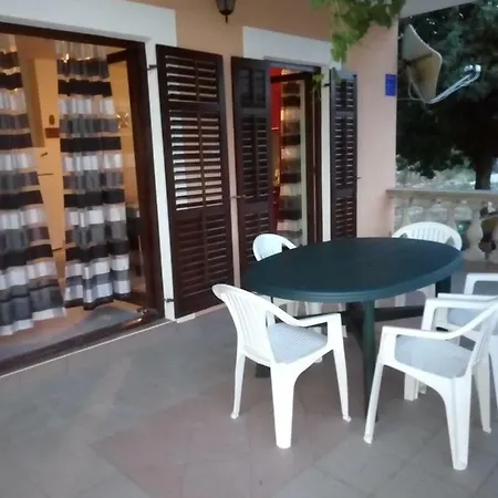 Bruna App Apartment
