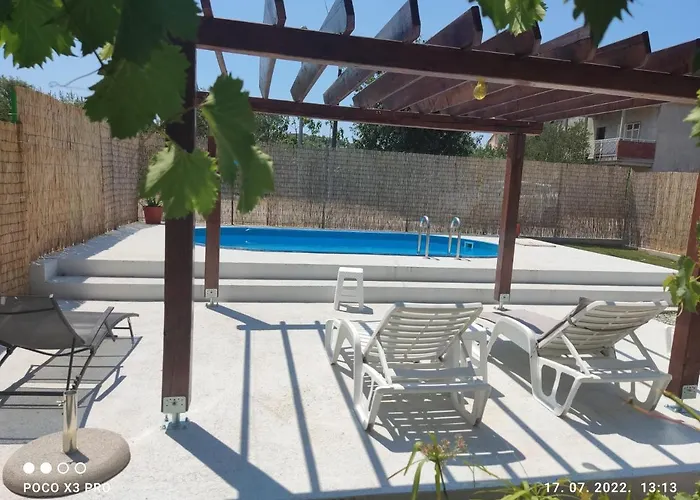 Bruna App 시베니크