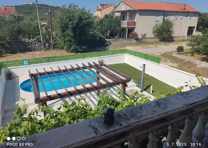 Bruna App 시베니크