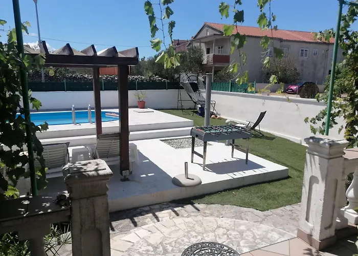 Bruna App 아파트 시베니크